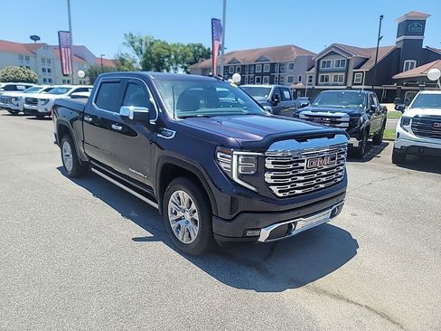 Used 2023 GMC Sierra 1500 Denali w/ Technology Package AWD/4WD image 1