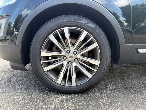 Used 2017 Ford Explorer Platinum AWD/4WD image 12