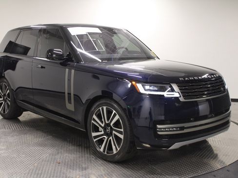 Used 2023 Land Rover Range Rover SE image 9