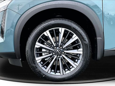 New 2026 Nissan Pathfinder Platinum image 13