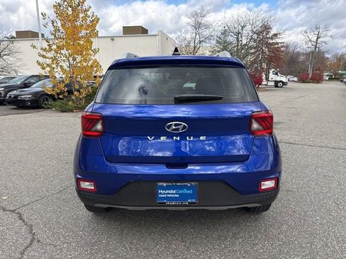 Used 2022 Hyundai Venue SEL image 17
