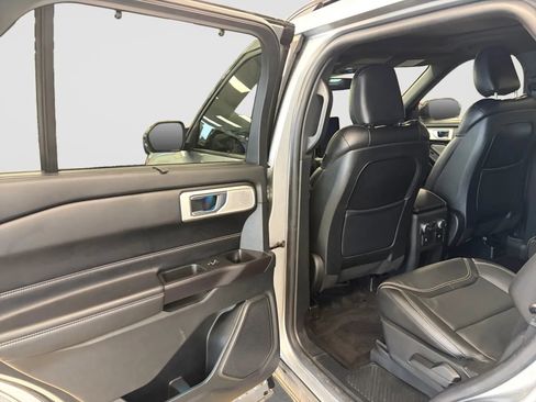 Used 2020 Ford Explorer ST w/ Premium Technology Package AWD/4WD image 14