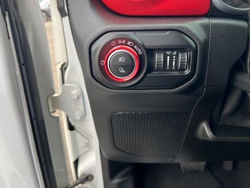 Used 2021 Jeep Gladiator Rubicon image 15