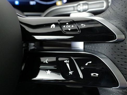 Used 2025 Mercedes-Benz GLS 450 4MATIC image 49