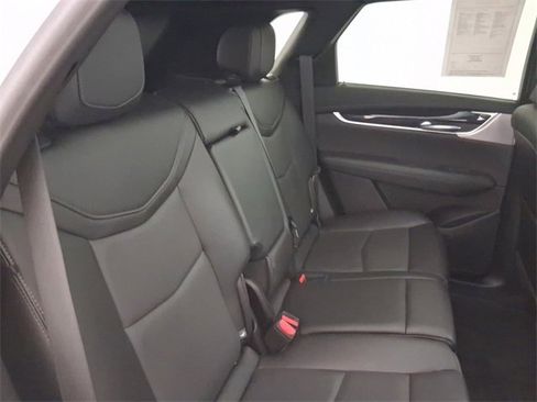 Used 2025 Cadillac XT5 Premium Luxury image 16