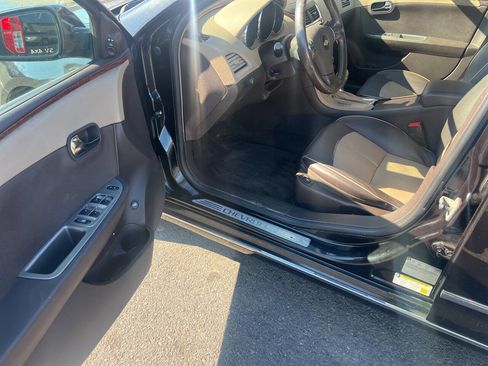 Used 2009 Chevrolet Malibu LTZ w/ HFV6 Engine Package image 13