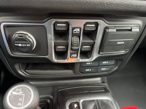 New 2026 Jeep Gladiator Sport AWD/4WD image 25