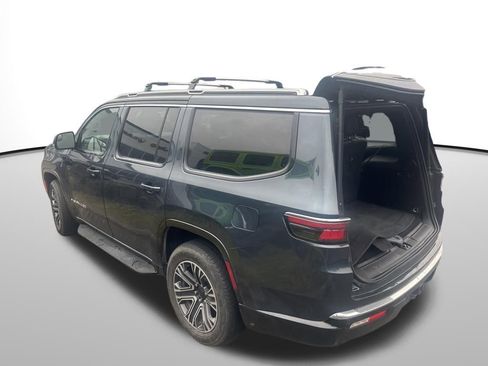 Used 2023 Jeep Wagoneer 4WD w/ Premium Group I image 9