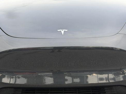 Used 2024 Tesla Model Y Long Range AWD/4WD image 10