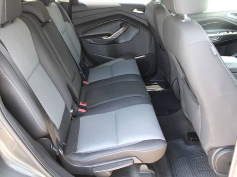 Used 2017 Ford Escape SE w/ Equipment Group 201A AWD/4WD image 6