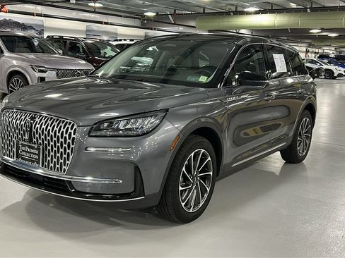 Used 2023 Lincoln Corsair AWD w/ Equipment Group 101A image 3