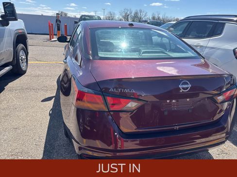 Used 2025 Nissan Altima 2.5 SV image 14
