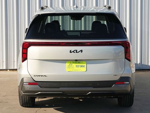 Used 2025 Kia Carnival SX w/ SX Dark Edition Package image 51