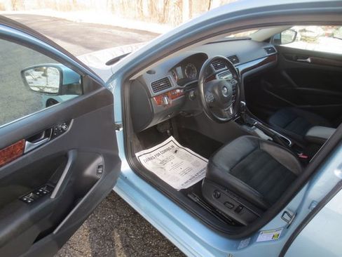 Used 2013 Volkswagen Passat 3.6 SEL Premium image 7