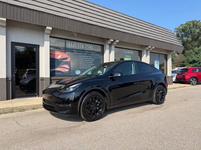 Used 2023 Tesla Model Y Long Range AWD/4WD image 2