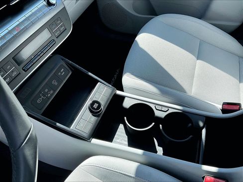 Used 2024 Hyundai Kona SEL image 20