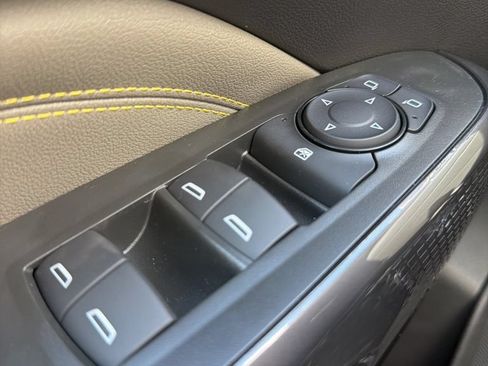 New 2026 Chevrolet Trax ACTIV w/ Sunroof Package FWD image 6