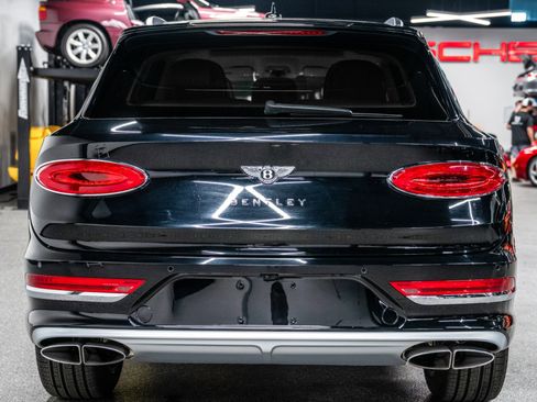 Used 2024 Bentley Bentayga Extended Wheelbase image 7