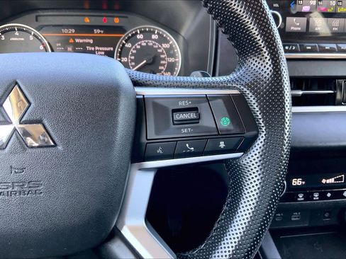 Used 2024 Mitsubishi Outlander SE image 24