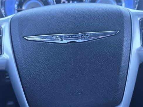 Used 2014 Chrysler 300 RWD image 15