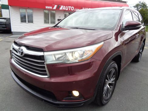 Used 2016 Toyota Highlander XLE AWD/4WD image 14