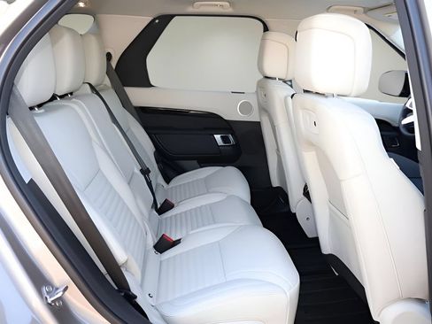 New 2026 Land Rover Discovery S AWD/4WD image 16