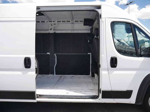 Used 2024 RAM ProMaster 2500 w/ Convenience Group FWD image 16
