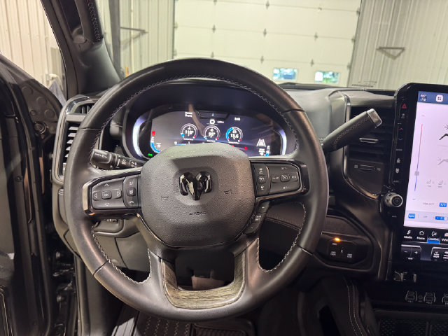 Used 2025 RAM 2500 Limited AWD/4WD image 12