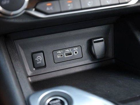 Used 2025 Nissan Sentra SV FWD image 13