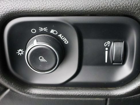 Used 2021 RAM 2500 Big Horn AWD/4WD image 19