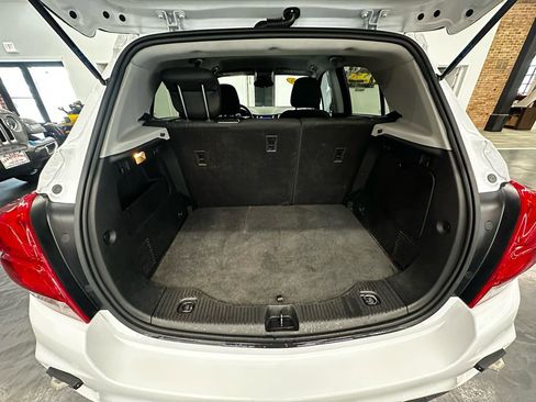 Used 2020 Chevrolet Trax LT AWD/4WD image 17