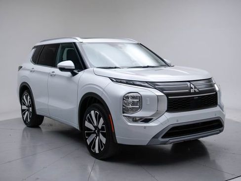 Used 2025 Mitsubishi Outlander SEL AWD/4WD image 9