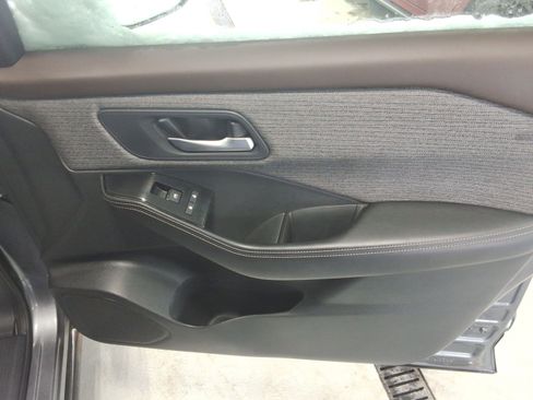 Used 2022 Nissan Rogue SV image 23