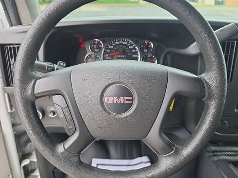 Used 2016 GMC Savana 2500 RWD image 17