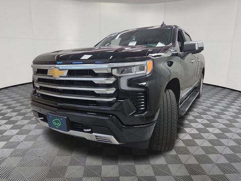 Certified 2025 Chevrolet Silverado 1500 High Country w/ High Country Premium Package AWD/4WD image 8
