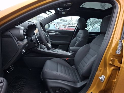 New 2026 Alfa Romeo Tonale Veloce w/ Quick Order Package 23H Volce image 9