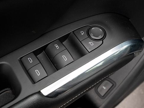 Used 2024 Chevrolet Traverse LT AWD/4WD image 16