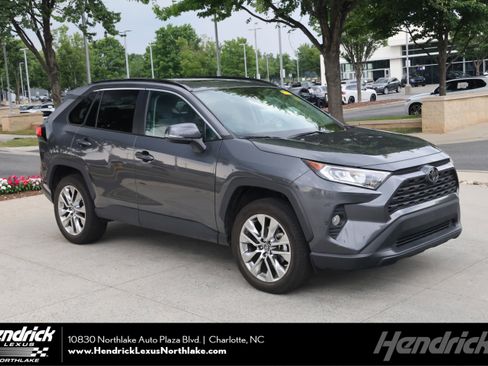 Used 2019 Toyota RAV4 XLE Premium FWD image 1