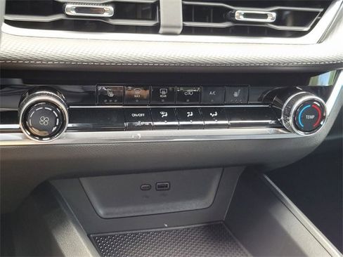 New 2026 Chevrolet Equinox LT image 24