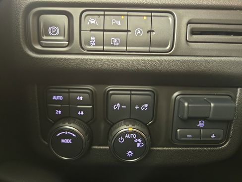Certified 2024 Chevrolet Tahoe RST w/ Luxury Package AWD/4WD image 26
