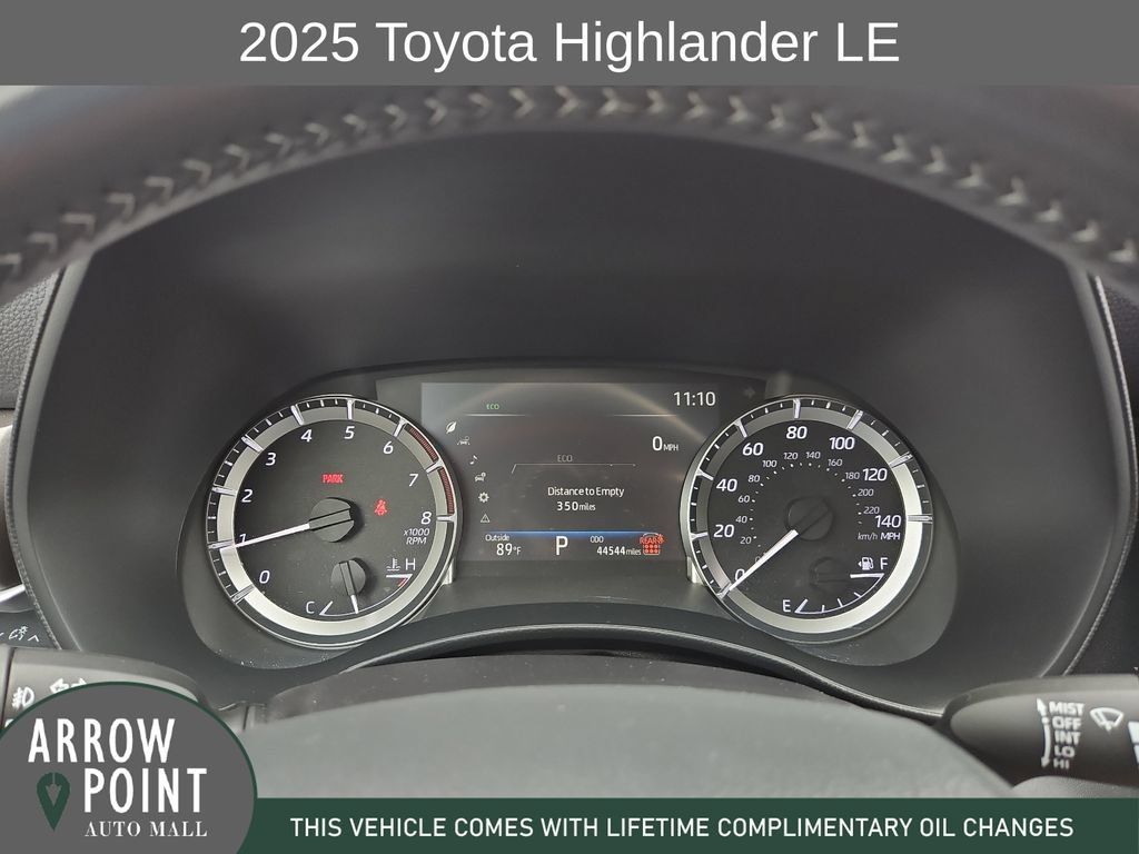 Used 2025 Toyota Highlander LE FWD image 26