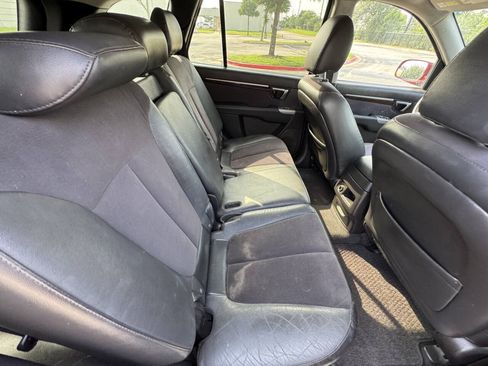Used 2010 Hyundai Santa Fe SE FWD image 16
