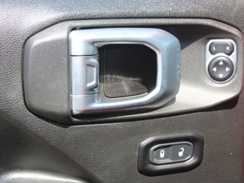 Used 2022 Jeep Wrangler Unlimited Sport AWD/4WD image 11