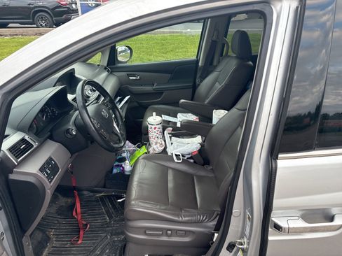 Used 2015 Honda Odyssey Touring image 4