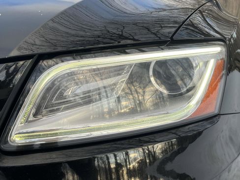 Used 2017 Audi Q5 2.0T Premium Plus w/ Technology Package image 21