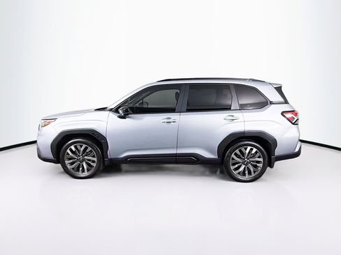 Used 2025 Subaru Forester Touring image 5