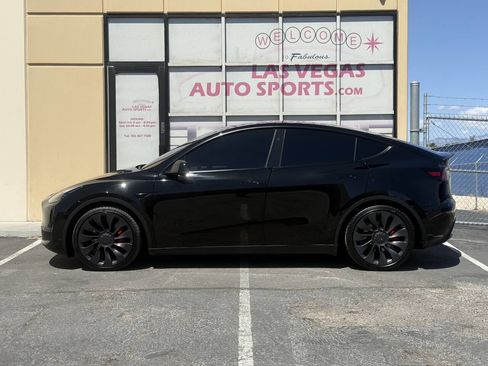 Used 2024 Tesla Model Y Performance AWD/4WD image 5