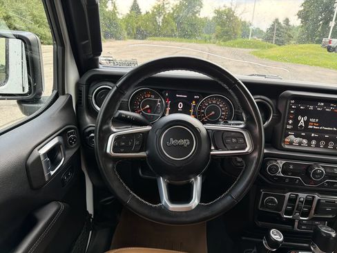 Used 2022 Jeep Wrangler Unlimited Sahara w/ Safety Group AWD/4WD image 22