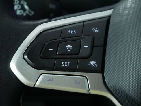 Used 2023 Volkswagen Tiguan SE w/ Panoramic Sunroof Package AWD/4WD image 25