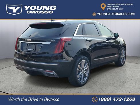 Used 2024 Cadillac XT5 Premium Luxury w/ Technology Package AWD/4WD image 3